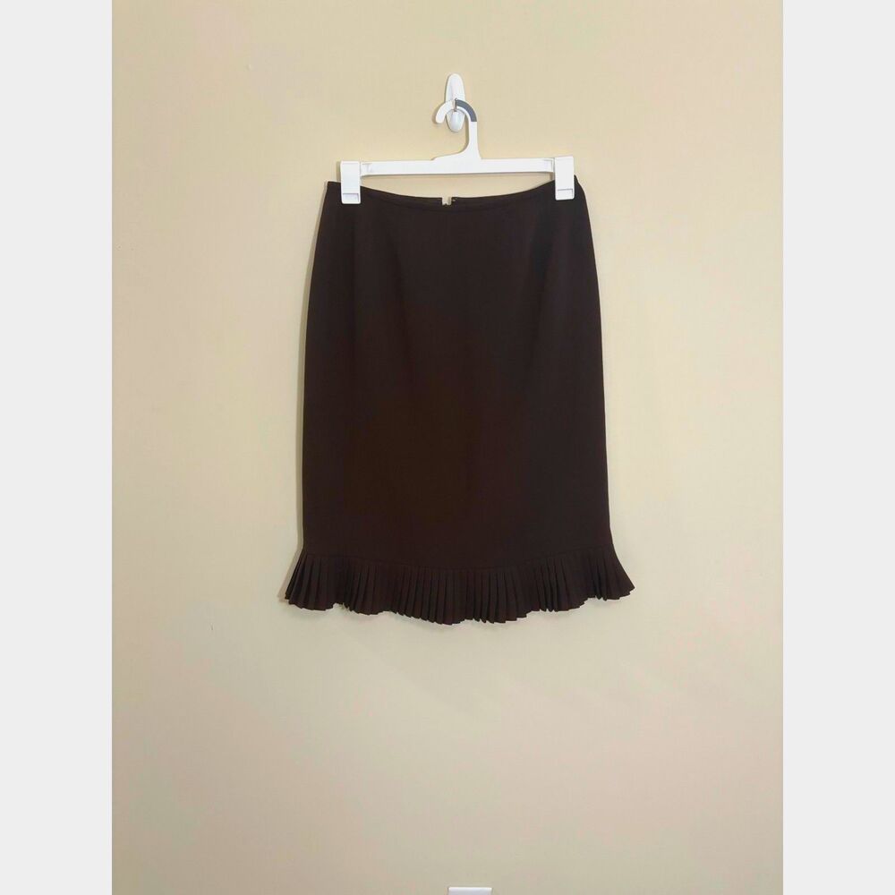 Suit Studio ruffle bottom pencil skirt size 8 brown
